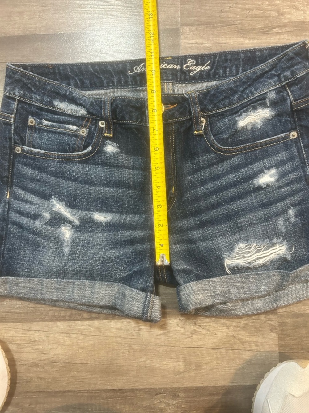 American Eagle Outfitters Distressed Rolled Hem Jean Shorts size 6 - Picture 6 of 6